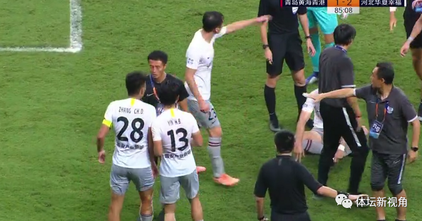  都灵德比战平局收场双方球迷爆发冲突  